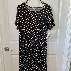 Brand new - Black & white polka dot L Carly